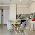 Apartamento Qoople Legend B - Premium Steps From The Sea Alanya