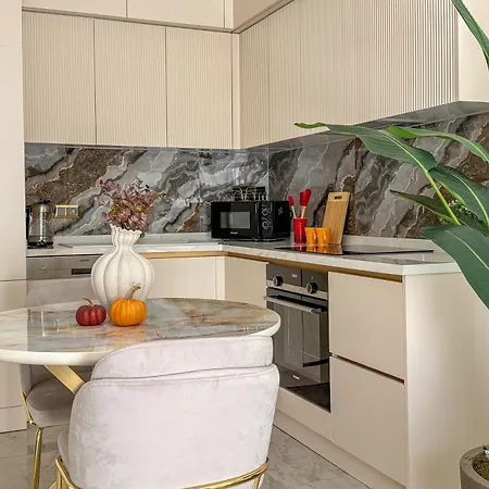 Qoople Legend B - Premium Steps From The Sea ألانيا