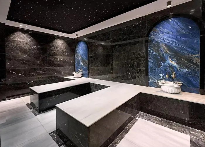 Qoople Legend B - Premium Steps From The Sea