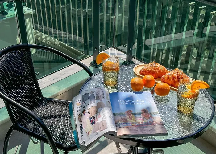 Qoople Legend B - Premium Steps From The Sea Apartment *