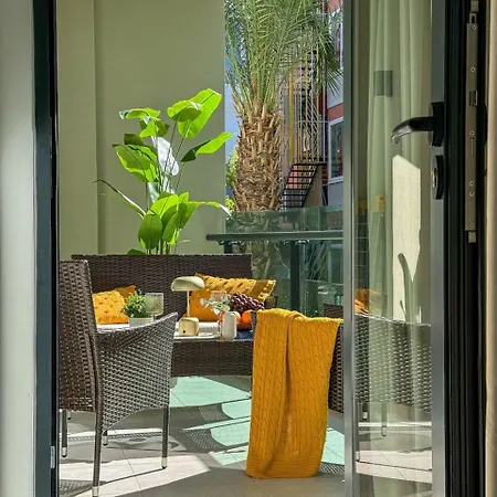 Lägenhet Qoople Legend B - Premium Steps From The Sea Alanya